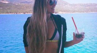 Elle Macpherson luce su escultural cuerpo en Italia