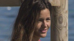 Malena Costa luce cuerpazo con un llamativo bikini en las playas de Formentera