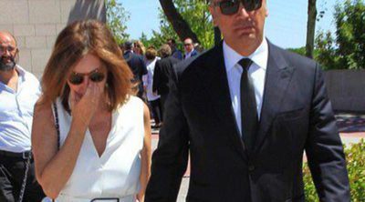 Ana Rosa Quintana recibe el apoyo de Carmen Alcayde y Esperanza Aguirre en el funeral de su madre