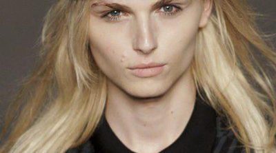 La modelo Andreja Pejic ofrece una entrevista hablando abiertamente de su transgénero