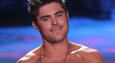 Zac Efron se reúne con Michelle Rodriguez a bordo del yate de Justin Bieber