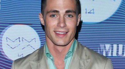 Colton Haynes cuenta en Twitter cómo fue la primera cita de una pareja sentada a su lado en un restaurante