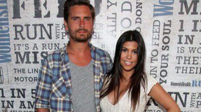 Kourtney Kardashian luce orgullosa su avanzado embarazo de la mano de Scott Disick