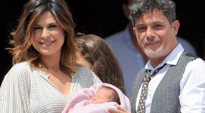 Alejandro Sanz y Raquel Perera bautizan a su hija Alma en su finca cacereña