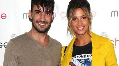 Israel Rodríguez y Corina Randazzo ya posan como pareja en el photocall