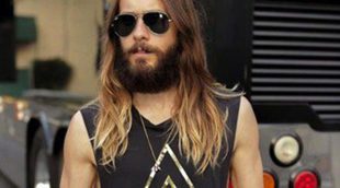 Jared Leto se toca su aparentemente enorme miembro viril ante sus fans durante un concierto en Toronto