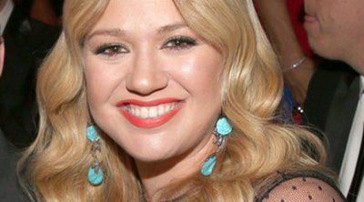 Kelly Clarkson viste a su hija River Rose como si fuese Lady Gaga