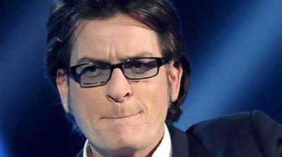 Charlie Sheen es acusado de agresión sexual y conducta violenta en una visita al dentista