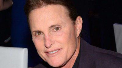 Bruce Jenner comienza una relación con Ronda Kamihira, la mejor amiga de su ex Kris Jenner