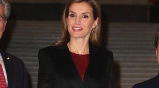 La Reina Letizia inaugura una exposición de Velázquez en su primer viaje en solitario al extranjero tras la proclamación