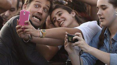 Toby Sebastian y Nikolaj Coster-Waldau, abrumados y agobiados por los fans españoles de 'Juego de Tronos'