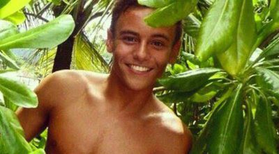 Tom Daley tira de archivo para mostrar su cuerpo totalmente desnudo