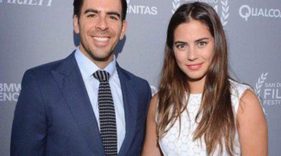 El director de terror Eli Roth se casa con Lorenza Izzo en una playa de Chile