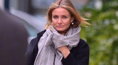 Cameron Diaz se tapa el dedo anular entre rumores de boda con su novio rockero Benji Madden