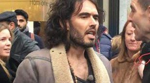 Russell Brand arma un escándalo en una Apple Store de Londres