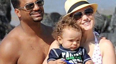 Alfonso Ribeiro, Carlton en 'El Príncipe de Bel-Air' disfruta de Hawaii con su hijo y su mujer