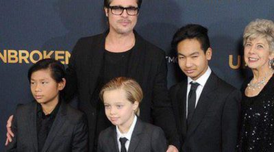 Brad Pitt y sus hijos Pax, Shiloh y Maddox sustituyen a Angelina Jolie en el estreno de 'Unbroken' en Los Angeles