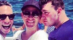 Sam Smith recrea la famosa escena de 'Titanic' con su novio en Sidney