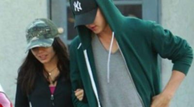 Vanessa Hudgens y su novio Austin Butler disfrutan de su primera Navidad juntos