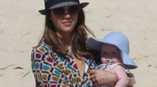 Jessica Alba celebra la llegada de 2012 en compañía de su marido y sus hijas en México