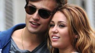 Miley Cyrus, Demi Moore, Ashley Greene y Douglas Booth protagonizan la película 'Bienvenido al mundo de LOL'