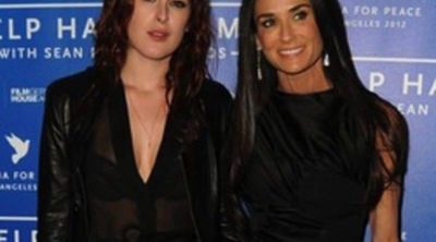 Demi Moore asiste en compañía de su hija Rumer Willis a la fiesta solidaria por Haití