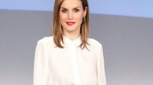 La Reina Letizia, radiante y espectacular en su primer acto oficial en solitario del año