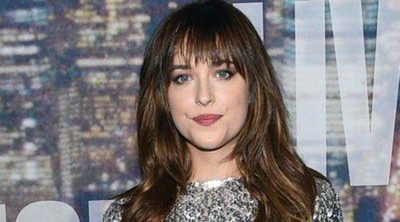 Dakota Johnson brinda por el éxito de Anastasia Steele con Olivia Wilde, Taylor Swift y Kerry Washington