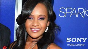 Bobbi Kristina Brown sigue en coma mientras su familia piensa cómo repartirse su fortuna