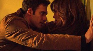 Ryan Guzman intenta seducir a Jennifer Lopez en este clip en exclusiva de 'Obsesión'