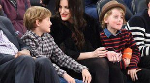 Liv Tyler y Dave Gardner pasan un día de baloncesto con sus respectivos hijos