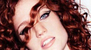 Descubre a Jess Glynne y su nuevo Nº1 'Hold My Hand'