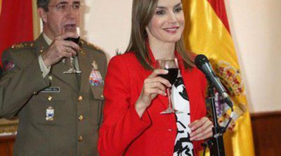 La Reina Letizia revela por accidente por qué no toma alcohol en los brindis: "Ahora soy abstemia completamente"