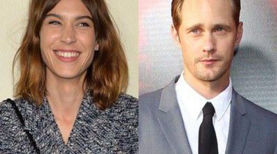 Alexa Chung y Alexander Skarsgard confirman su romance dejándose ver por Nueva York en actitud cariñosa