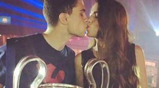 Melissa Jiménez le da a Marc Bartra el mejor regalo posible tras ganar la Champions 2015 con el Barça