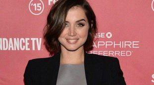 Una sensual Ana de Armas desnuda se convierte en chica de portada