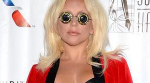 Lady Gaga olvida ponerse vestido para la gala de los Songwriters Hall Of Fame Awards 2015