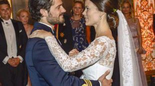 Carlos Felipe de Suecia y Sofia Hellqvist apuran su larga luna de miel entre carreras de coches y discotecas