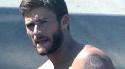 Scott Eastwood revoluciona Toronto paseándose sin camiseta mientras rueda 'Escuadrón Suicida'