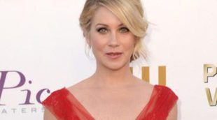 Christina Applegate, fascinada por los abdominales de Chris Hemsworth en 'Vacation'