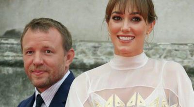 Guy Ritchie y Jacqui Ainsley hacen su primera aparición en pública como marido y mujer