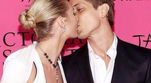 La angelita de Victoria's Secret Candice Swanepoel se compromete con su novio de toda la vida