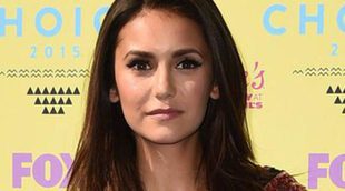 Nina Dobrev se despide de sus colmillos de 'Crónicas Vampíricas' en los Teen Choice Awards 2015