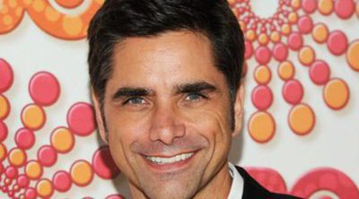 John Stamos celebra sus 52 años en ropa interior mostrando el gran momento que atraviesa