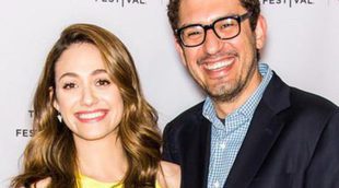 La actriz Emmy Rossum de 'Shameless' se compromete con el director Sam Esmail