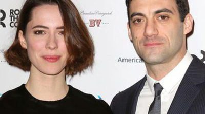 Rebecca Hall se casa con la estrella de Broadway Morgan Spector un año después de romper con Sam Mendes