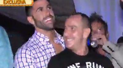 Víctor Sandoval y Mr.Gay 2015, pillados en actitud muy cariñosa, ¿ha surgido el amor?