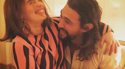 Emilia Clarke y Jason Momoa de 'Juego de Tronos', divertido reencuentro en la Semana de la Moda de París