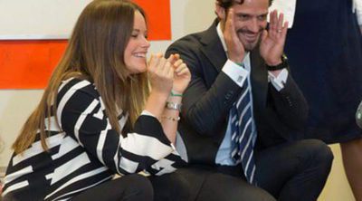 Carlos Felipe de Suecia y Sofia Hellqvist se enamoran de los niños refugiados en su visita a un centro asistencial