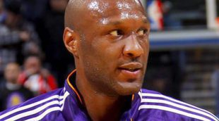 Así está siendo la rápida evolución de Lamar Odom: sus primeras conversaciones y mensajes de texto